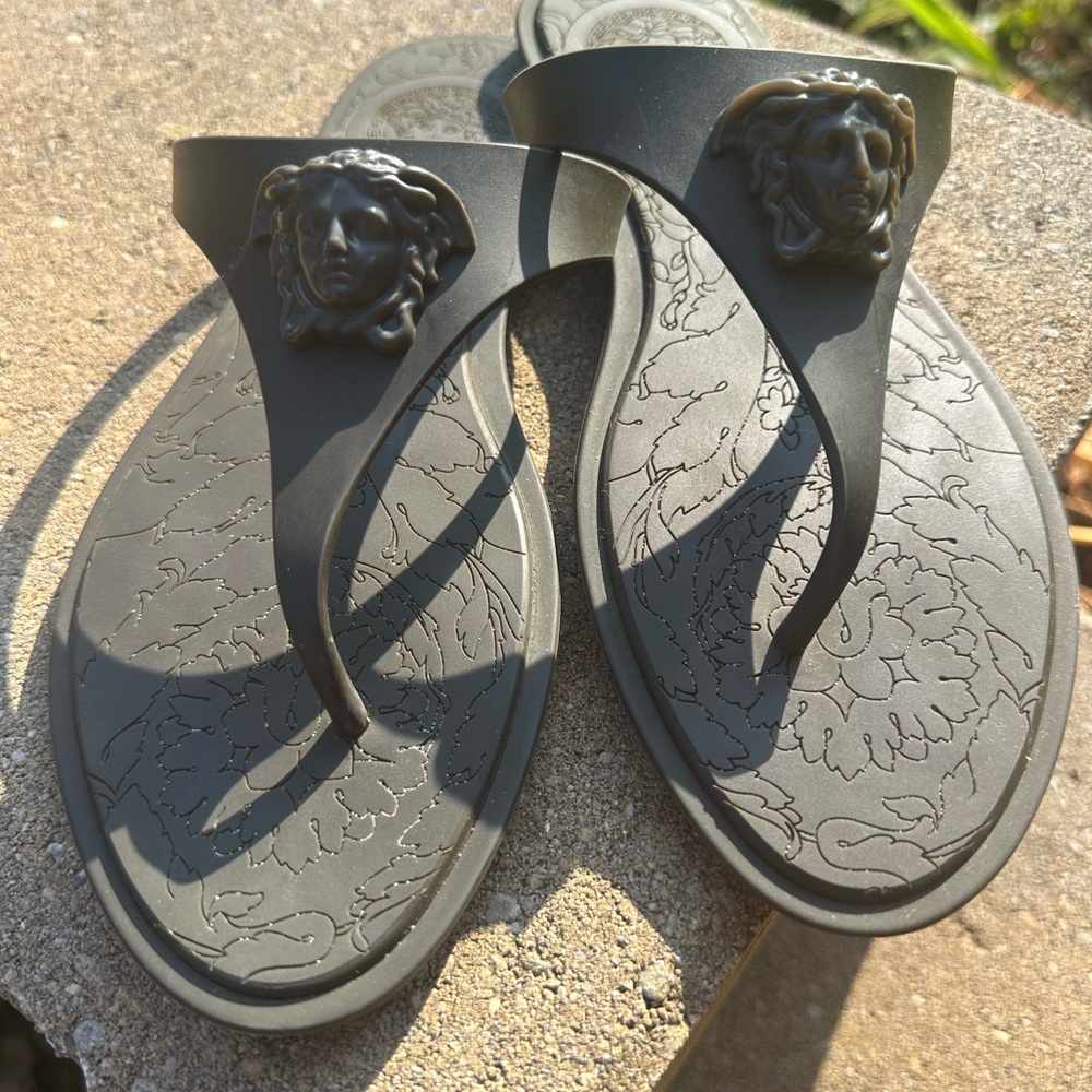 Authentic Versace Medusa Thong Sandals - Picture 3 of 7